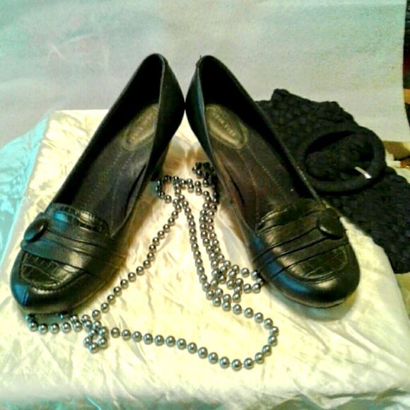 #064 Black button-heeled pumps.Sze. 10 - Picture 1 of 6